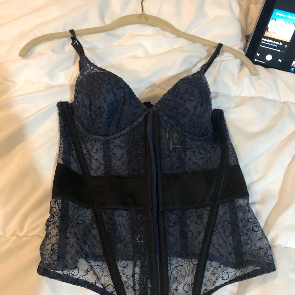 NWOT Victoria’s Secret Lace Up Corset